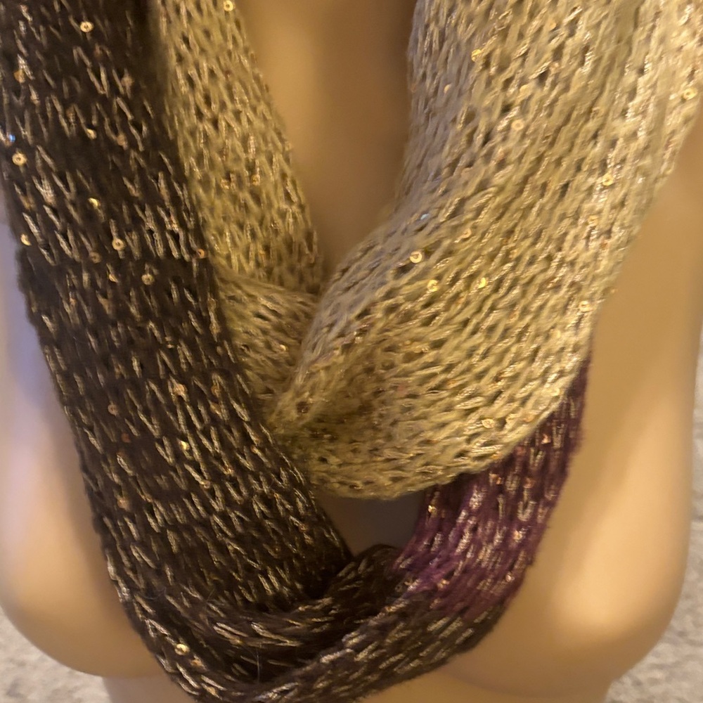 Elegant Infinity Gold&Purple Knit Scarf covered with gold sequins that sparkle